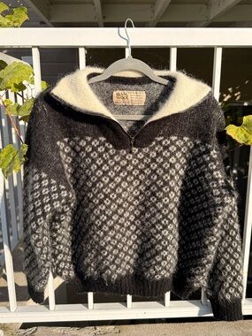 Vintage Women Black & Cream Wool Zip-Neck Sweater